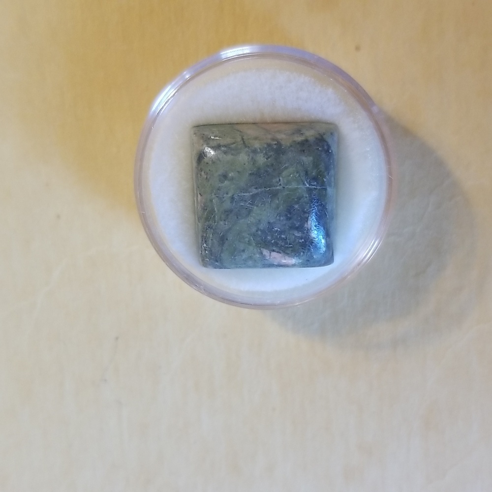 UNIKITE 16mmx16mm Square Cabochon, new, green w/peach color scattered in stone.